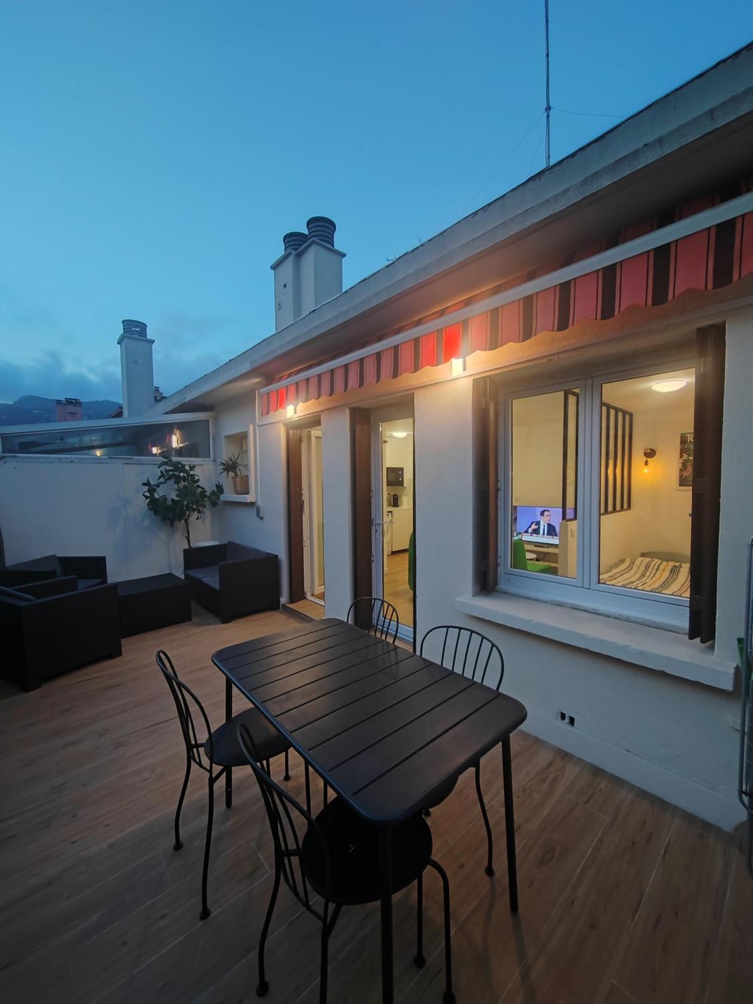 Apartment T1 Avec Grande Terrasse, Hypercentre ,climatise Toulon